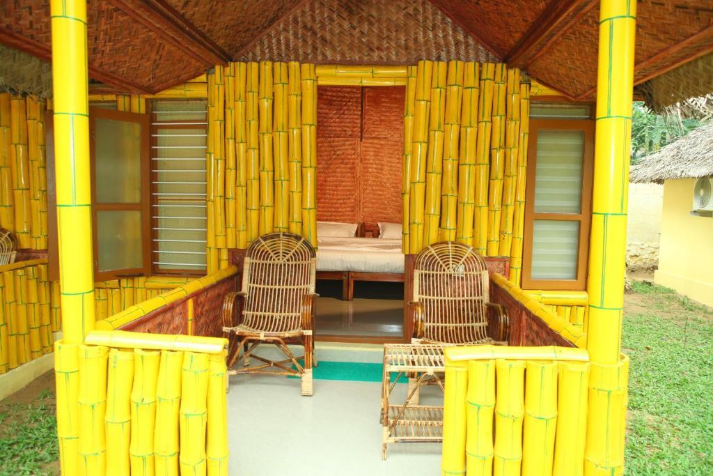 Savithri Inn Bamboo Cottages & Resorts Варкала Екстериор снимка