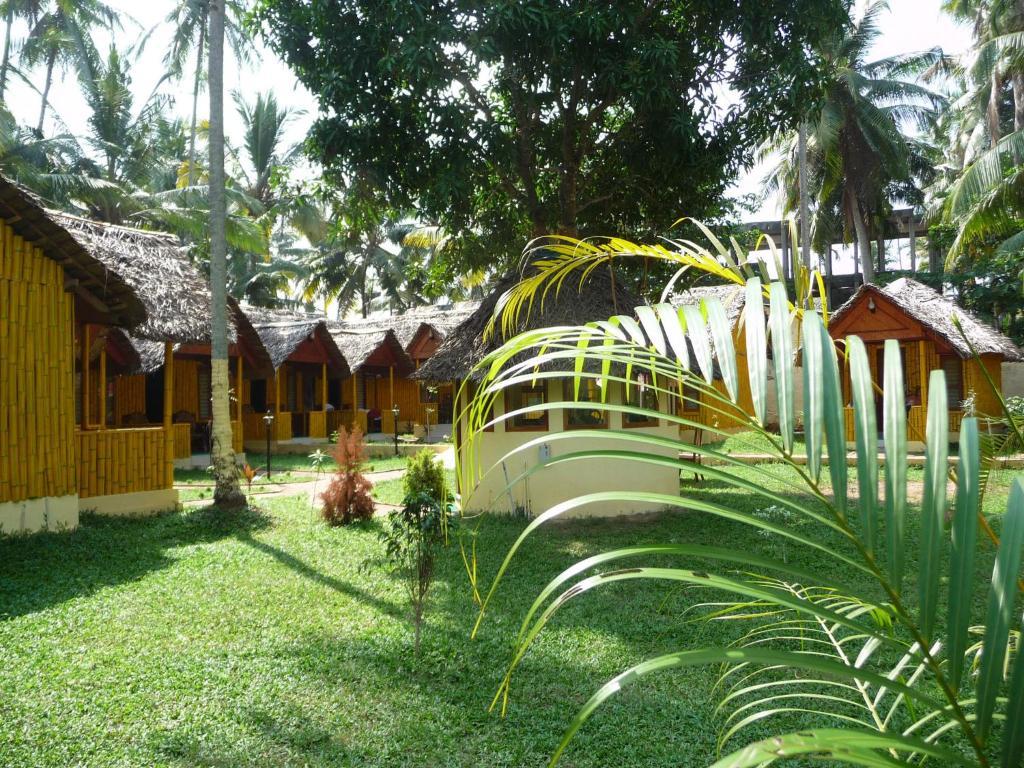 Savithri Inn Bamboo Cottages & Resorts Варкала Екстериор снимка