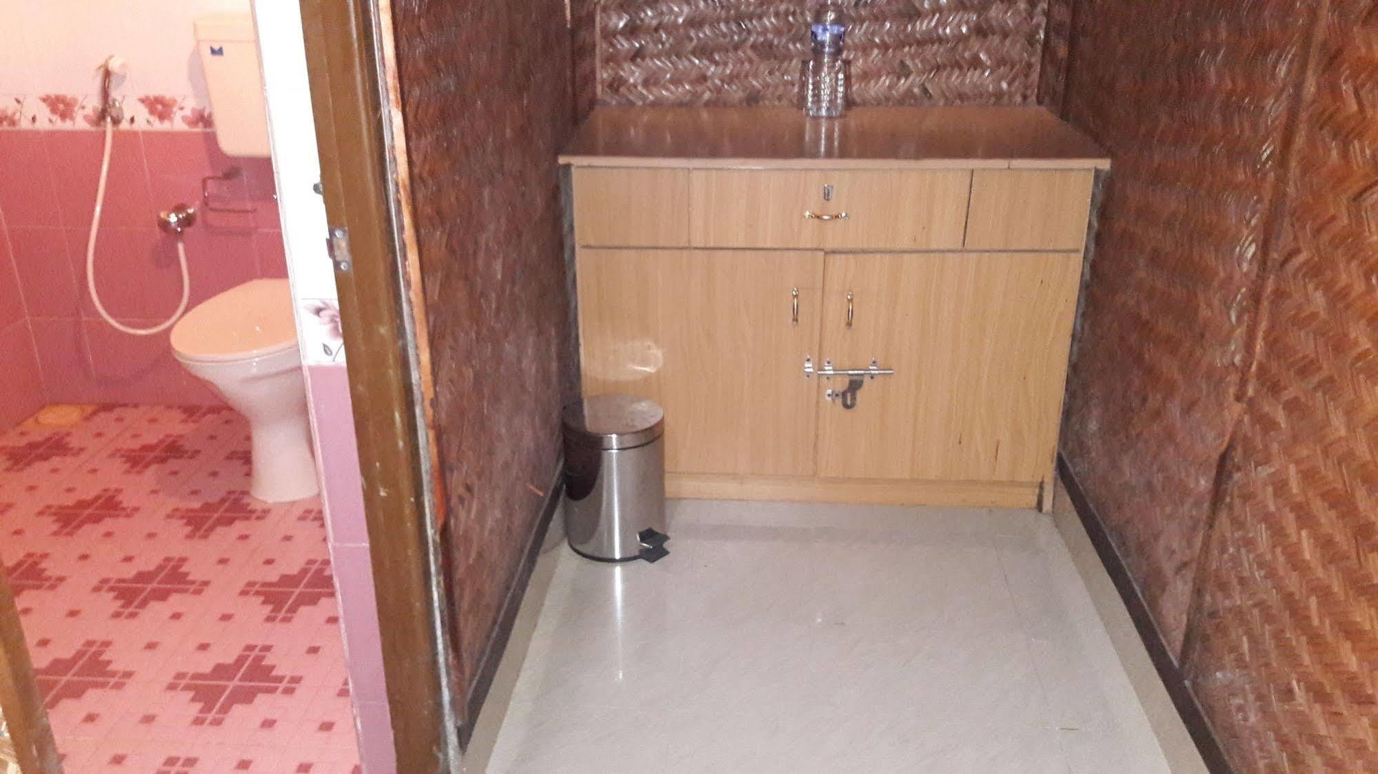 Savithri Inn Bamboo Cottages & Resorts Варкала Екстериор снимка