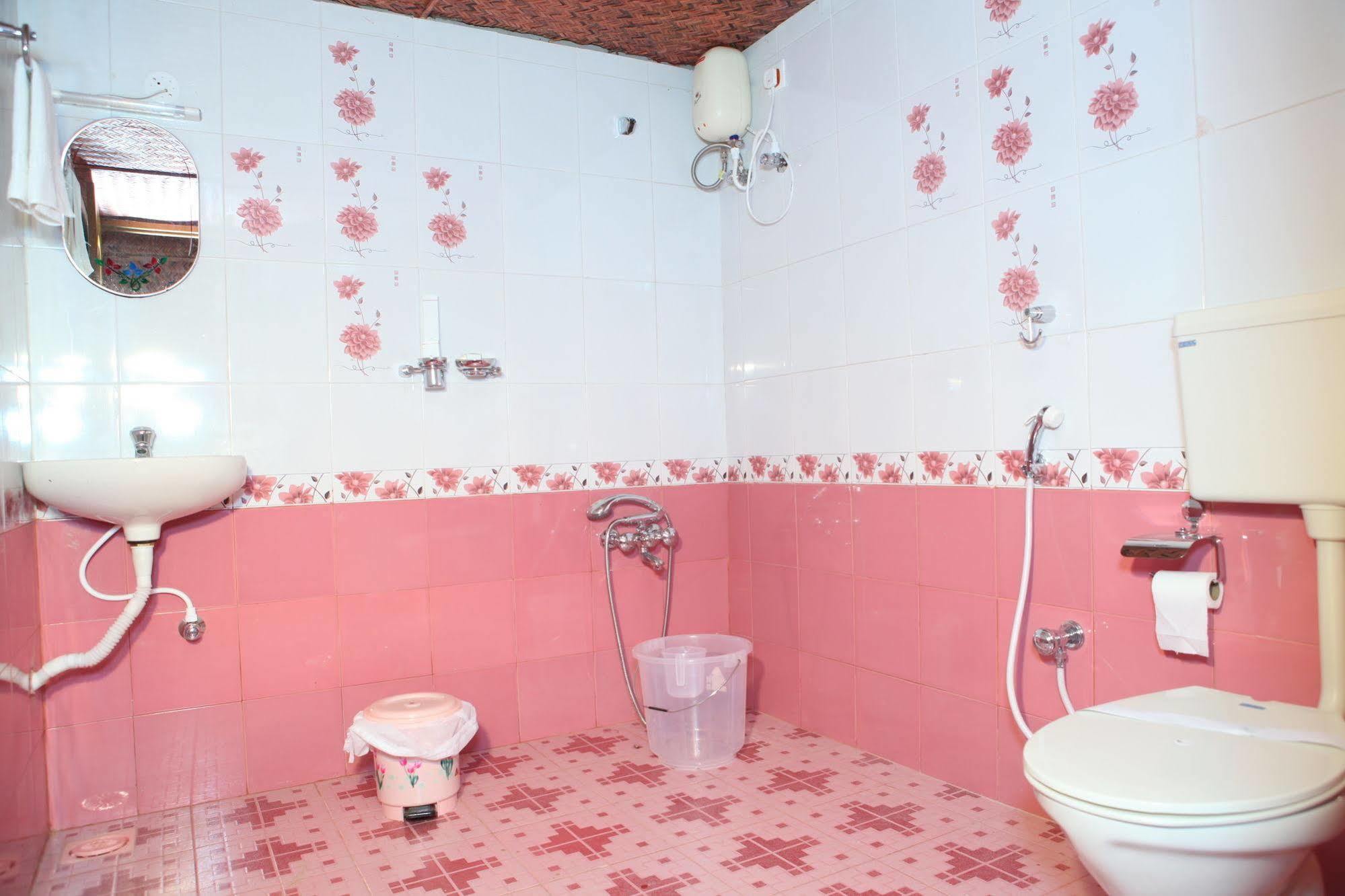 Savithri Inn Bamboo Cottages & Resorts Варкала Екстериор снимка