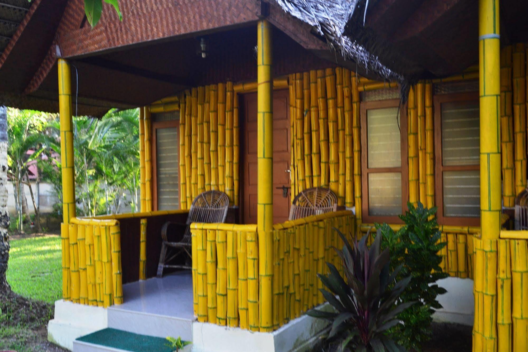 Savithri Inn Bamboo Cottages & Resorts Варкала Екстериор снимка