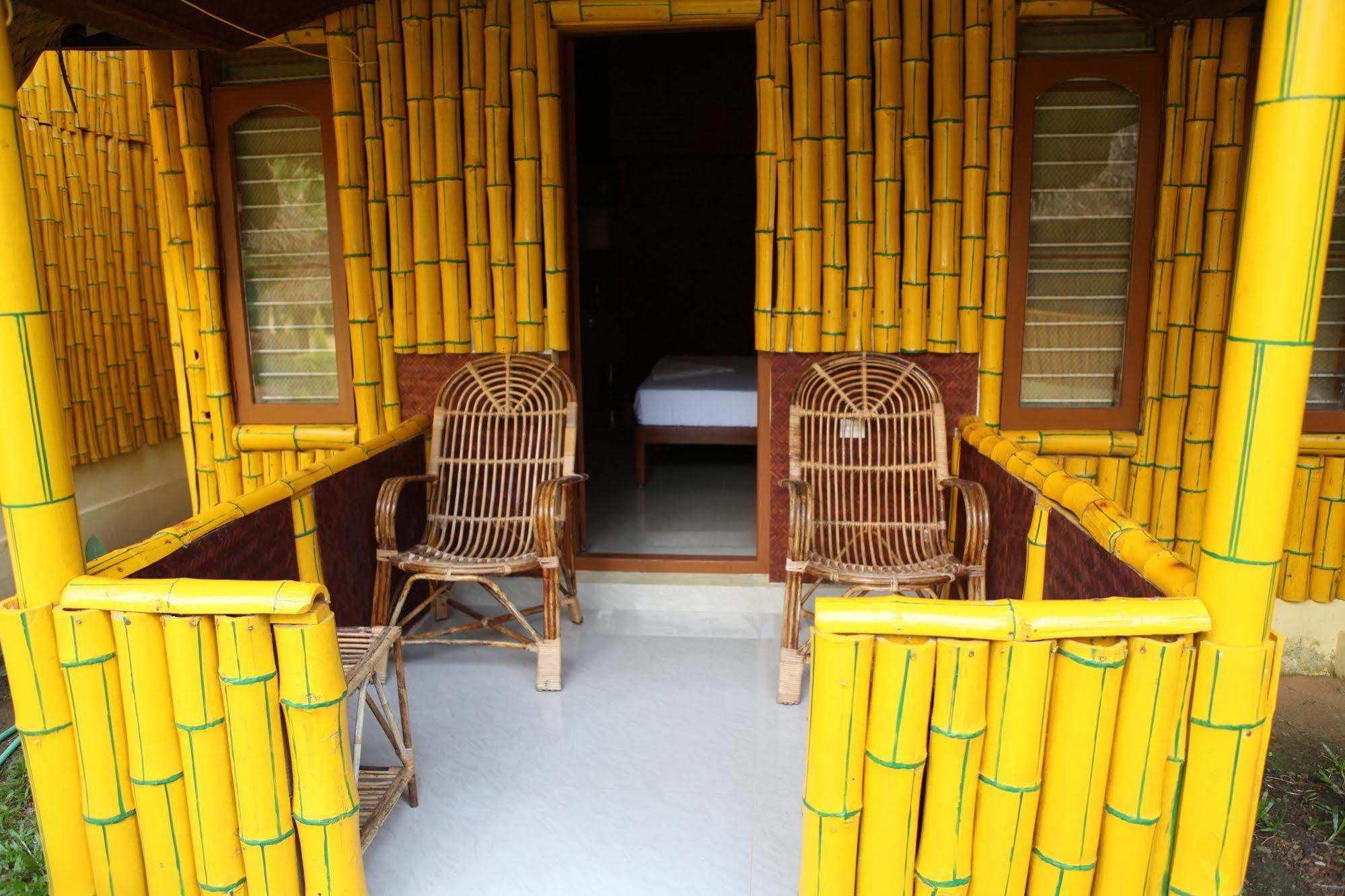 Savithri Inn Bamboo Cottages & Resorts Варкала Екстериор снимка