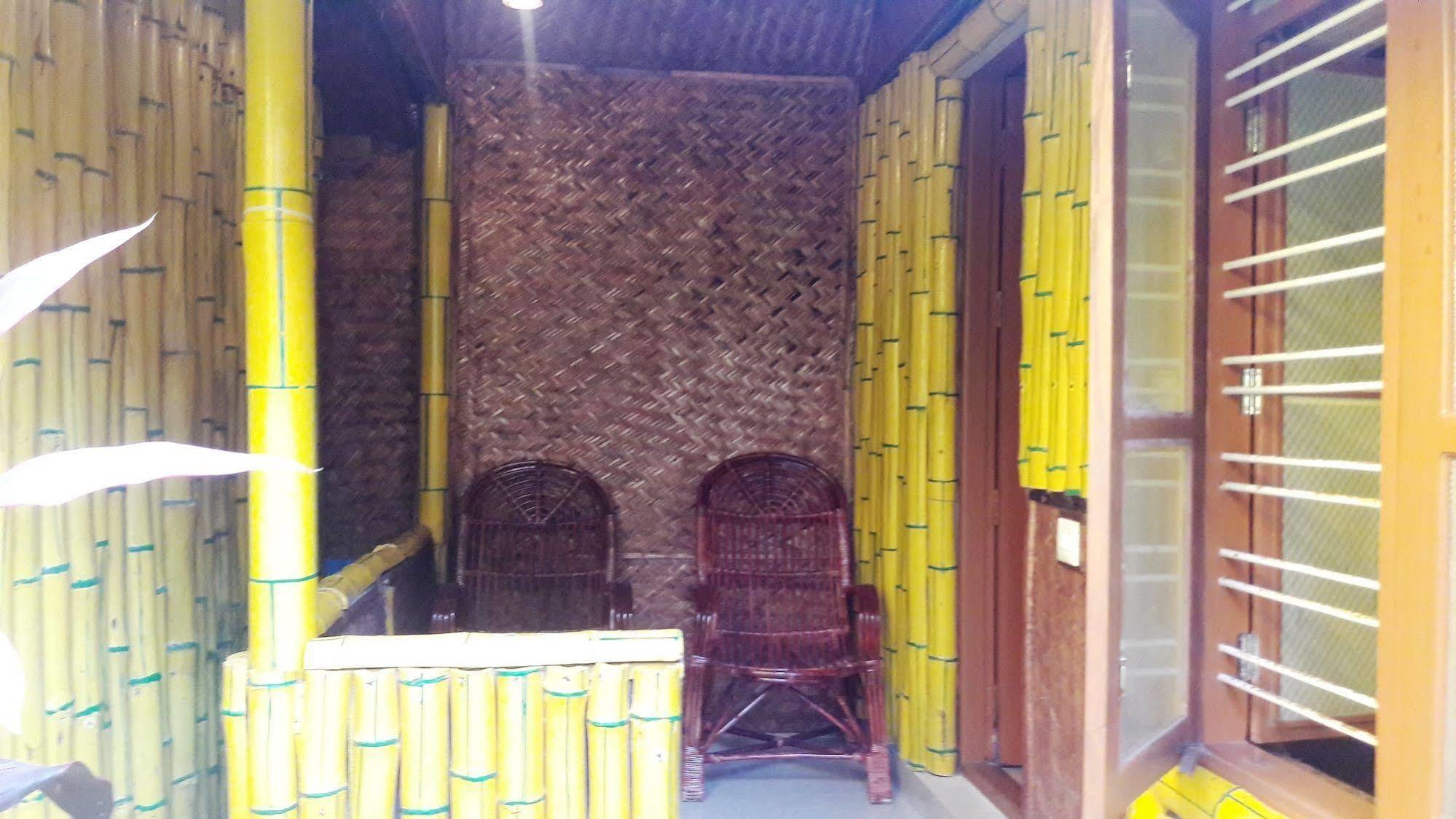 Savithri Inn Bamboo Cottages & Resorts Варкала Екстериор снимка